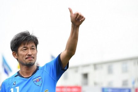 Dunyoning eng keksa futbolchisi 52 yoshida ham faoliyatini davom ettiradi
