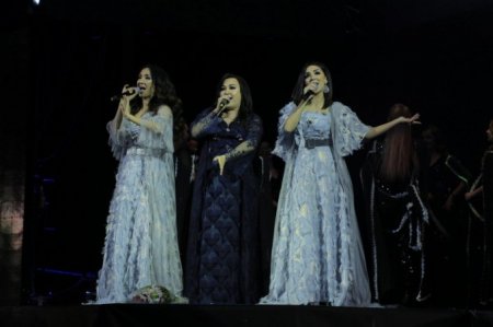 15 yillik tanaffusdan song Setora guruhi Millionning konsertida toliq tarkibda sahnaga chiqdi (foto)