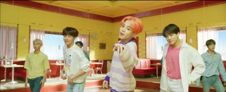 BTS ft Halsey - Boy With Luv