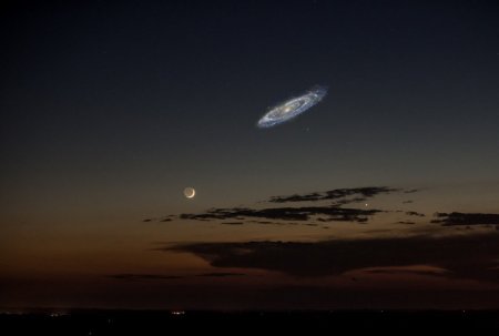 Andromeda galaktikasi yorqinroq bolganda yulduzli osmon qanday korinardi?