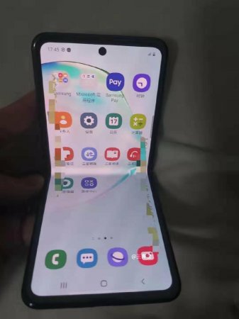 Samsung yangi buklama smartfon tayyorlamoqda